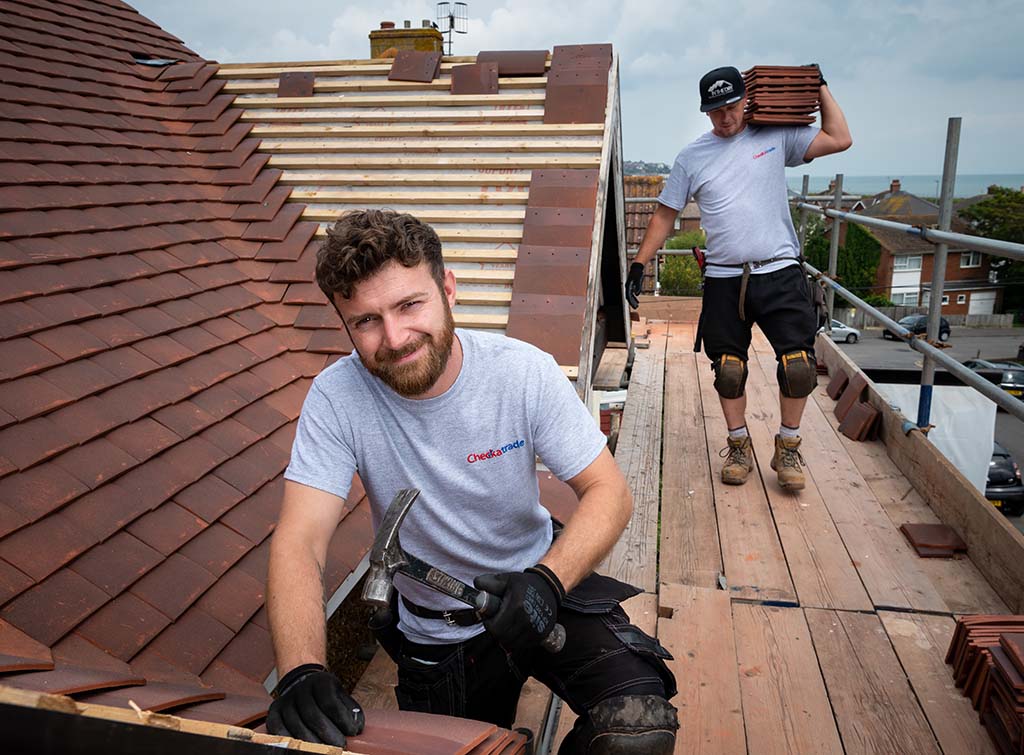 Maximizing Your Roof’s Lifespan: Expert Maintenance Tips